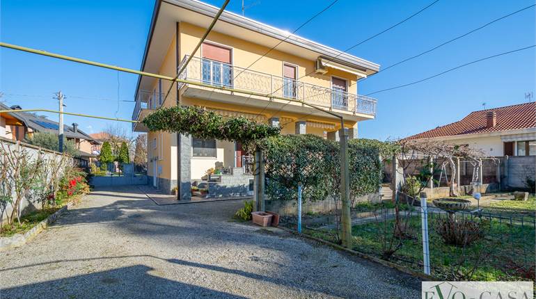 Villa con due appartamenti