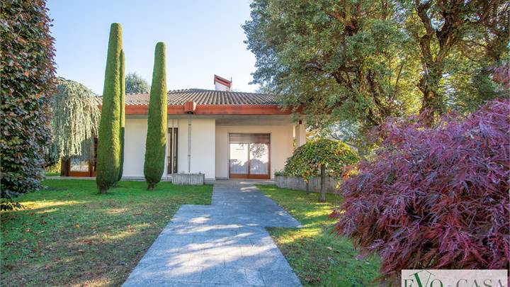 Villa for sale in Magnago