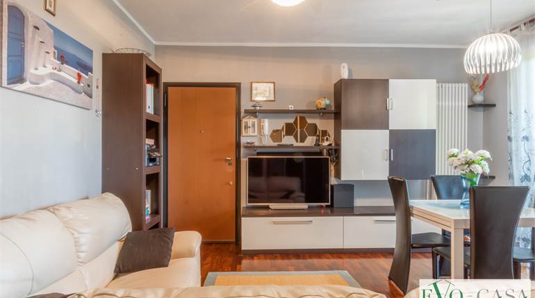 Due locali piano alto con box
