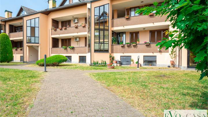 3+ bedroom apartment for sale in Magnago