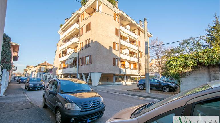 Trilocale con terrazzo, 2 bagni e doppio box