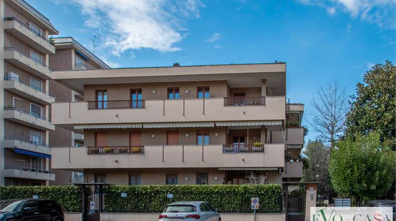 Quattro locali con box doppio in Zona Frati