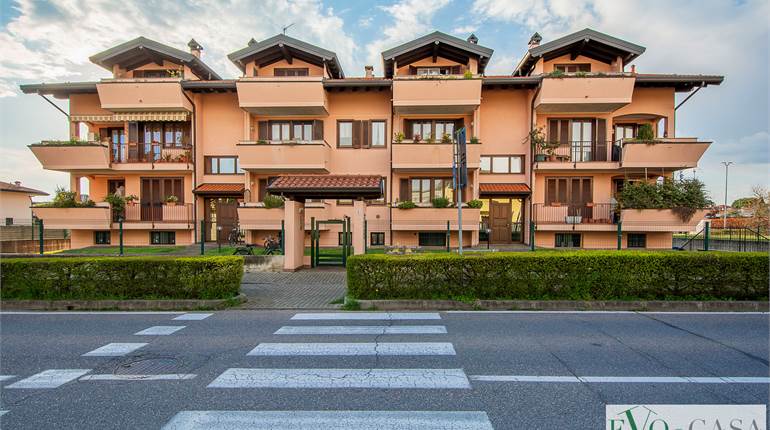 3 locali con mansarda e box doppio