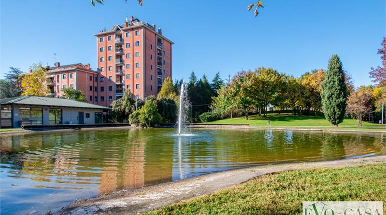 Tre locali con vista sul verde e due box