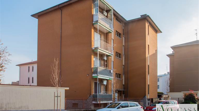 Tre locali con box e cantina