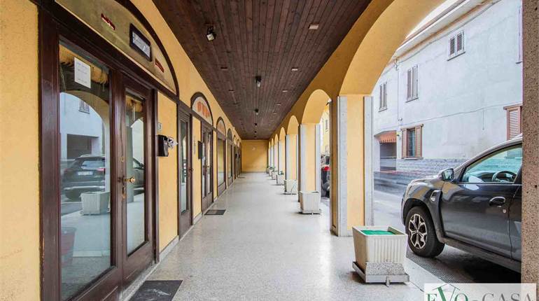 Negozio con due vetrine termoautonomo