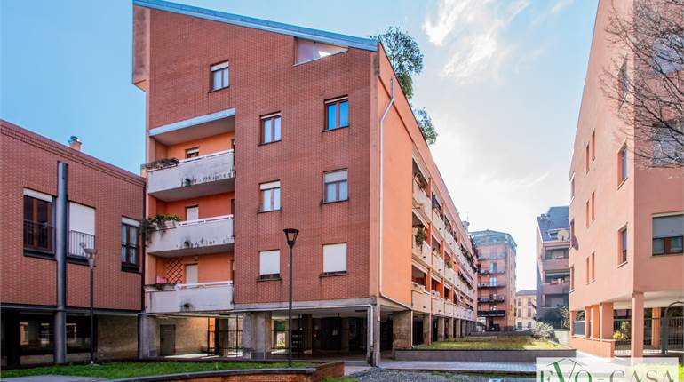 Tre locali con terrazzo, box e cantina