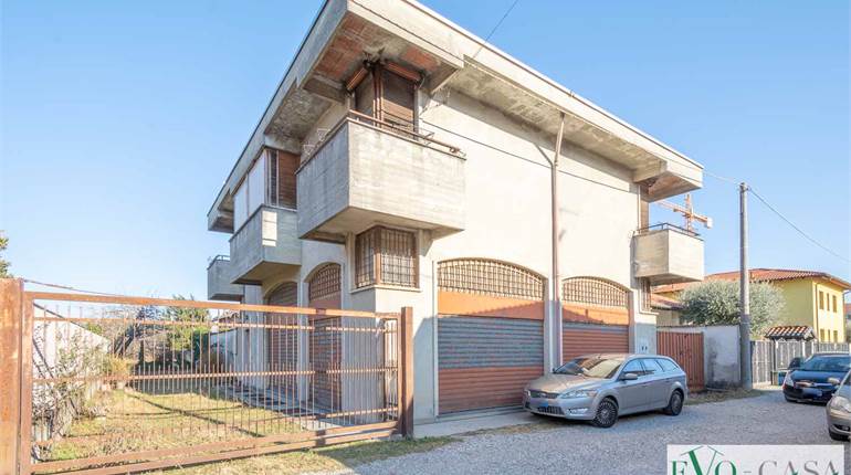 Town House for sale in Busto Arsizio